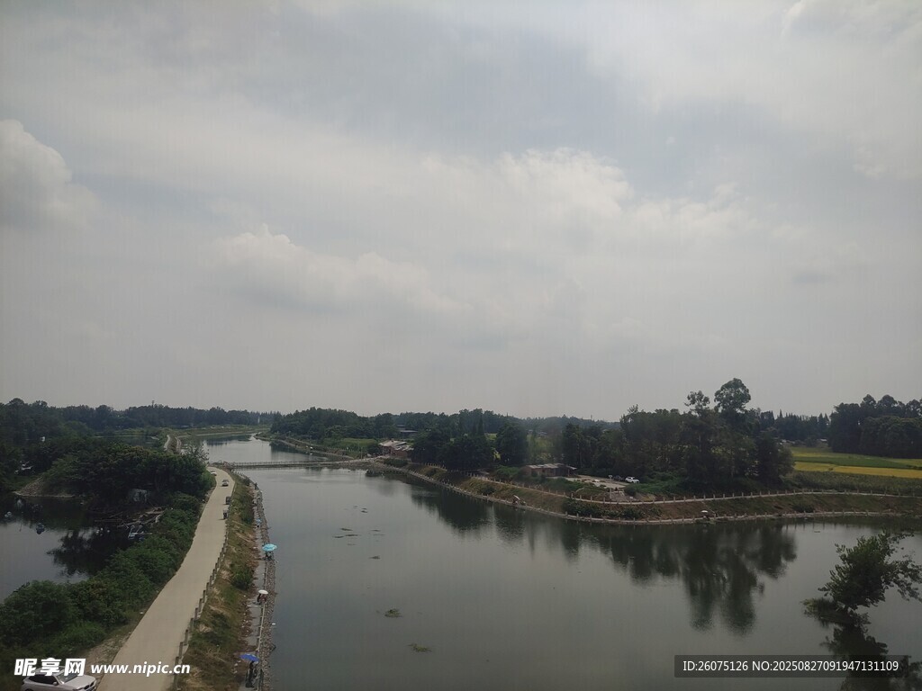 鄉(xiāng)間河畔風(fēng)光美景