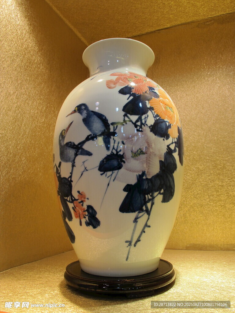 中式花鳥(niǎo)精美陶瓷花瓶