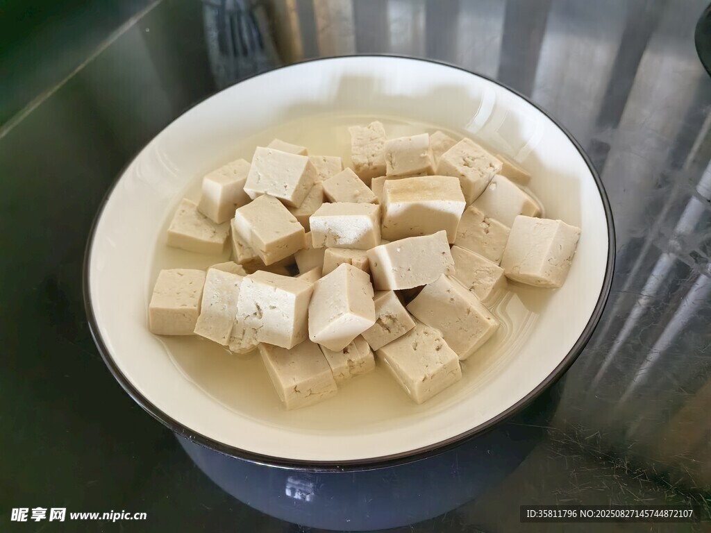 碗中鮮嫩豆腐