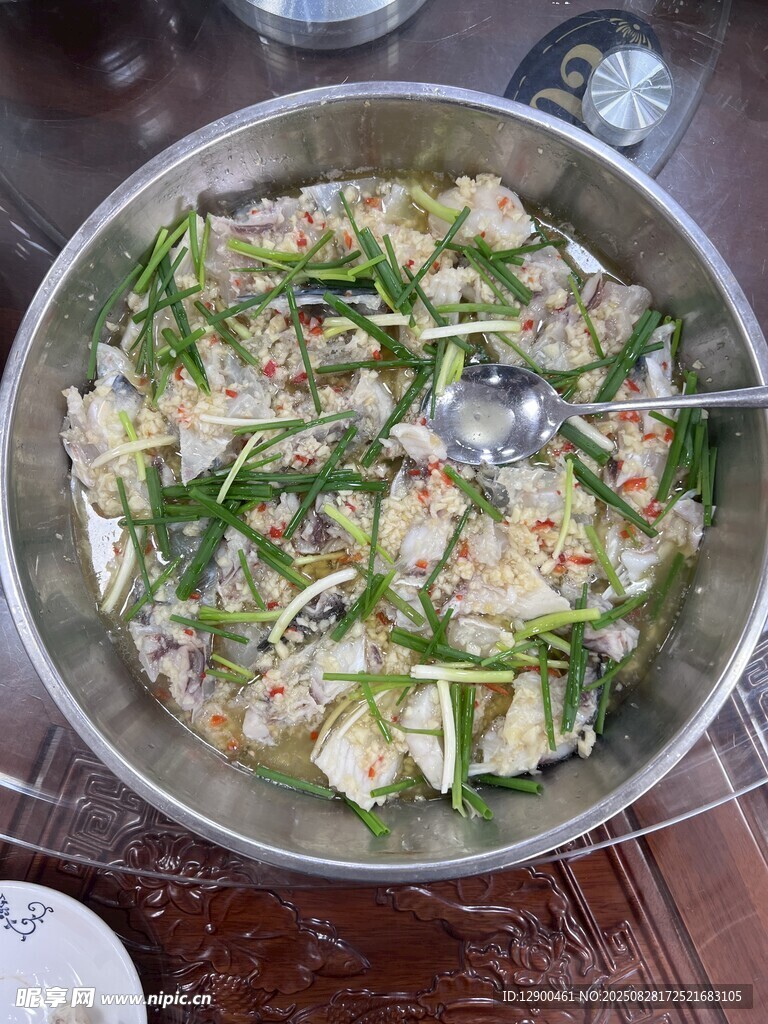 金蒜云蒸雄魚(yú)獻(xiàn)瑞