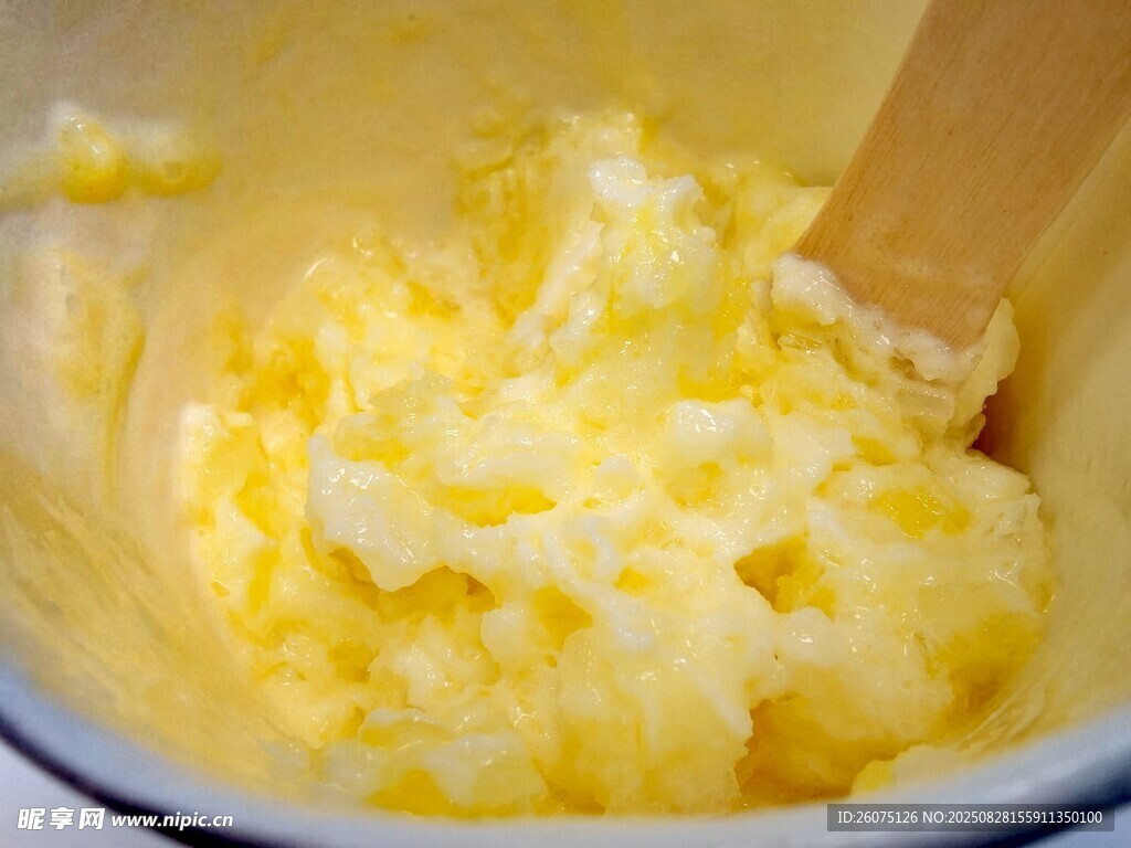 攪拌中的奶油冰淇淋