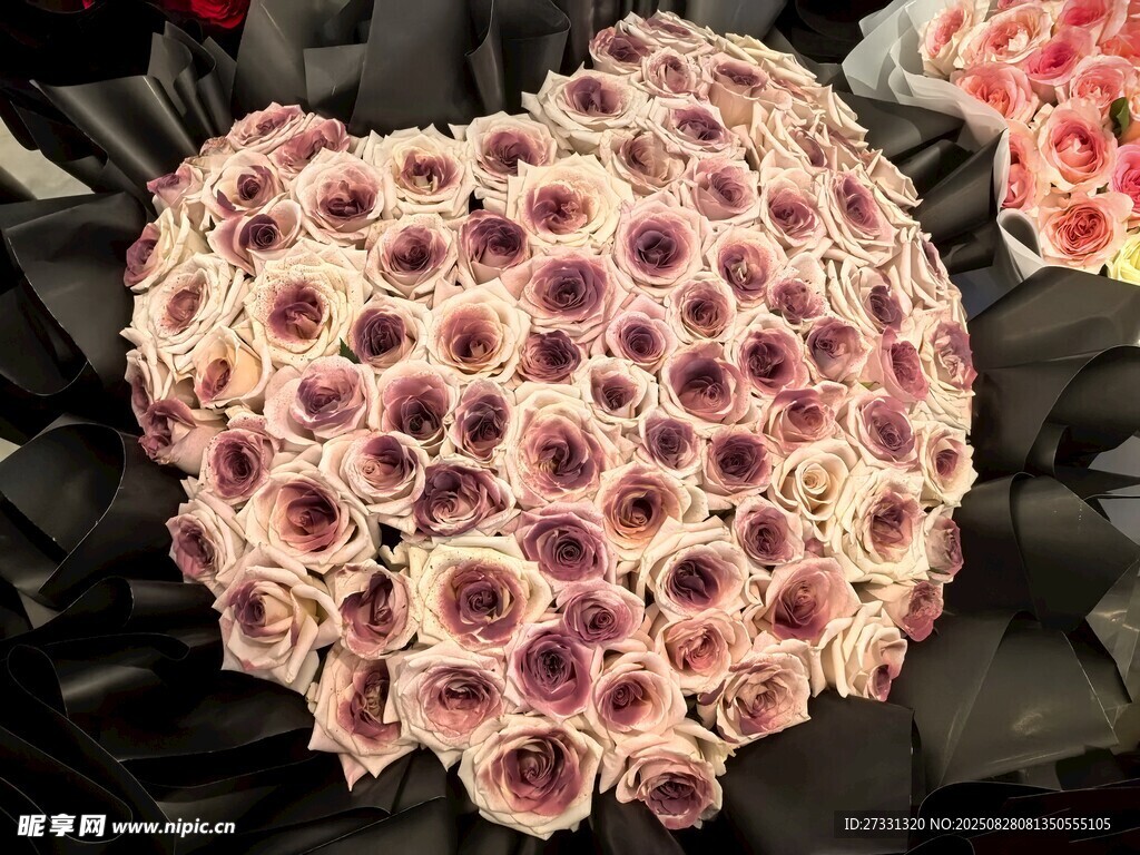 心形粉紫花朵組合