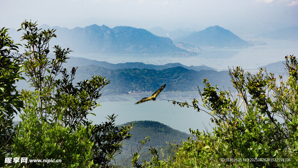 山間翠景 遠(yuǎn)觀湖光山色