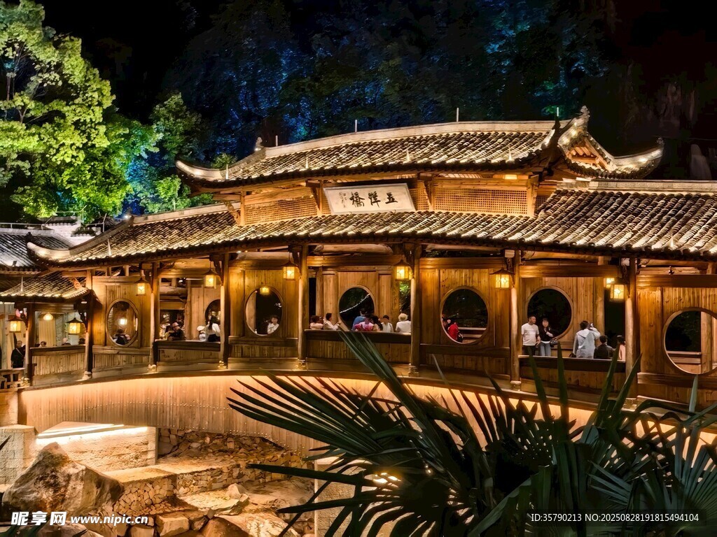 古色古香中式建筑夜景