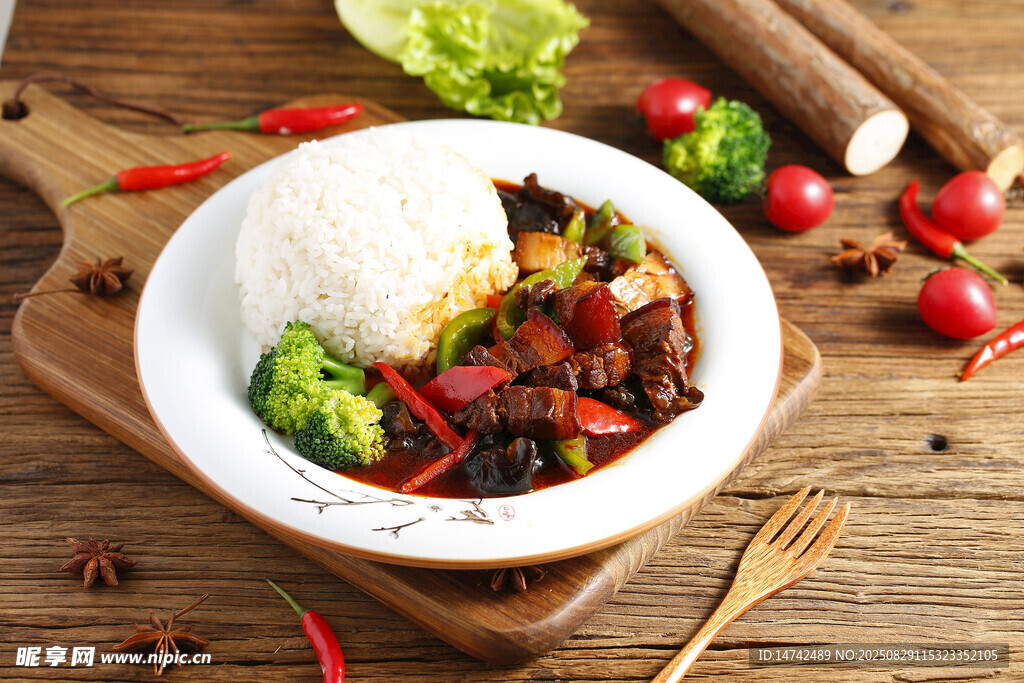 紅燒肉蓋澆飯