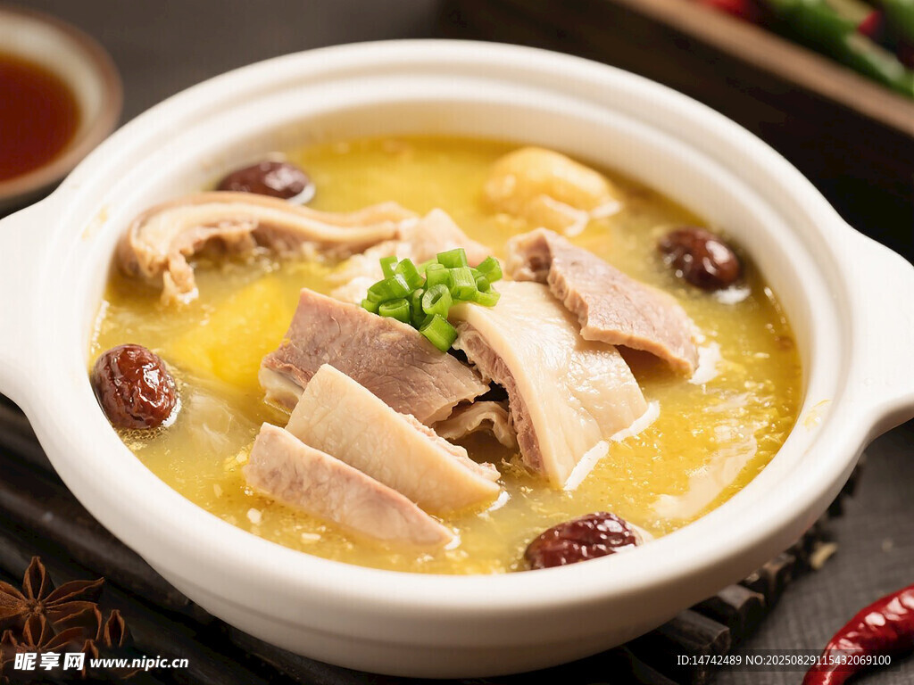 滋補(bǔ)土雞湯