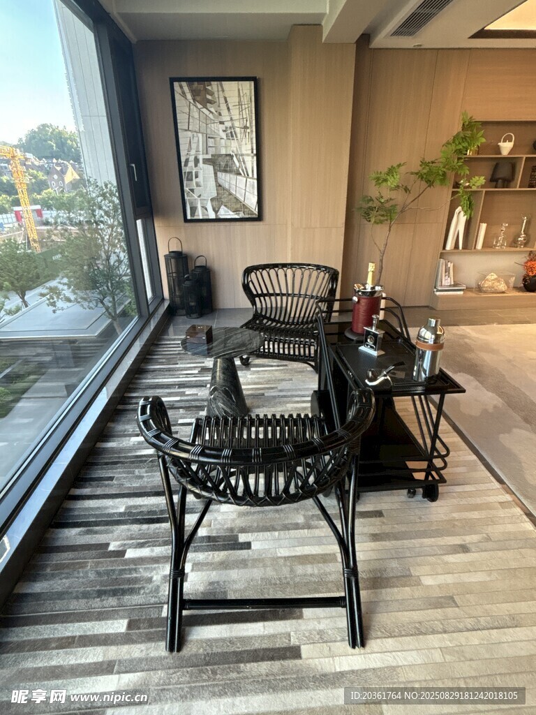 陽臺(tái)休閑桌椅布置場景
