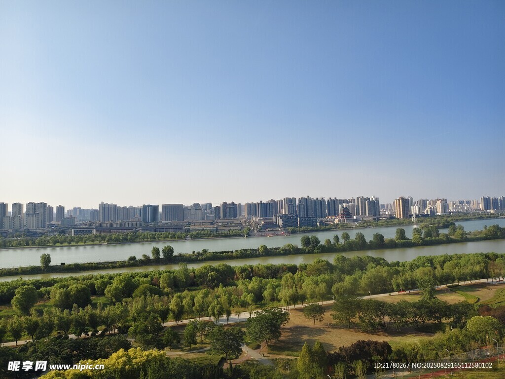 城市河畔景觀