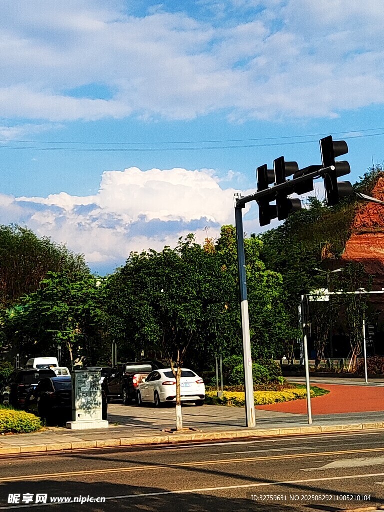 城市路口交通信號燈場景