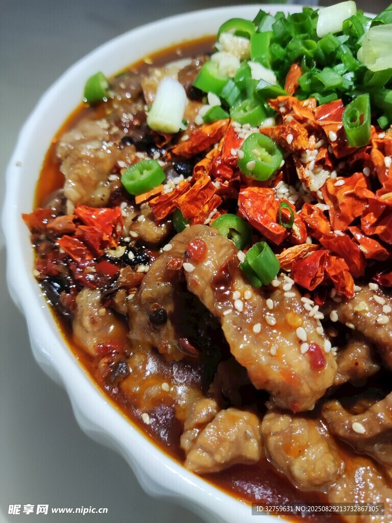 美味香辣水煮肉片