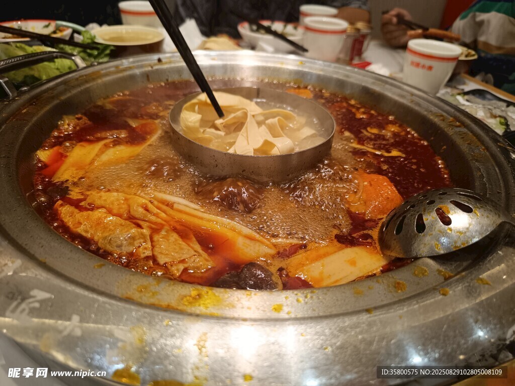 熱氣騰騰的美味火鍋