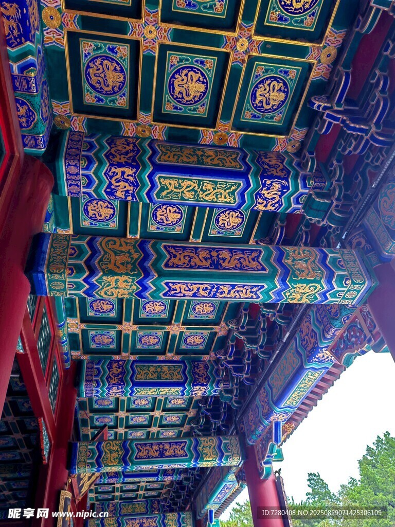 中式古建筑精美彩繪梁枋