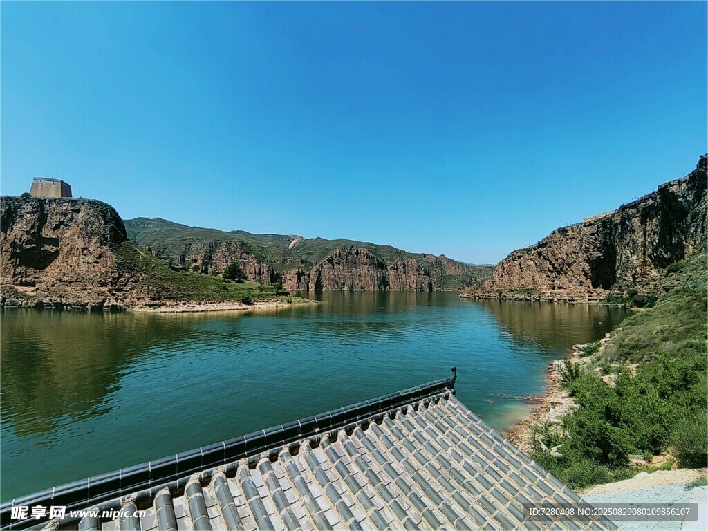屋頂視角下的山水風(fēng)光