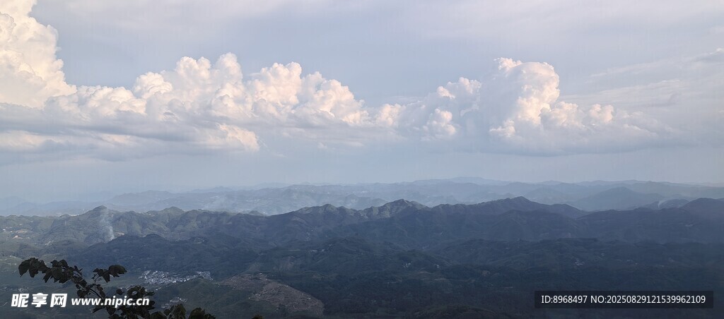 遠(yuǎn)山