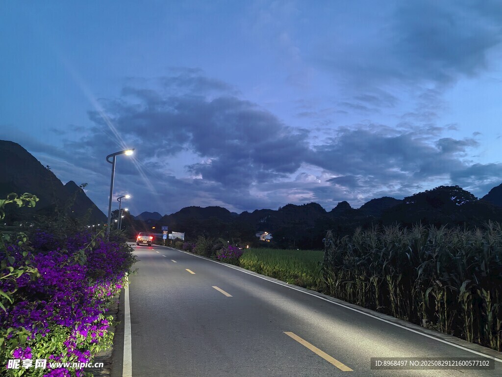 鄉(xiāng)間小路