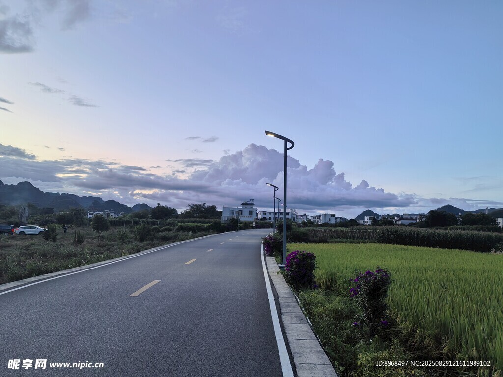 鄉(xiāng)間小路