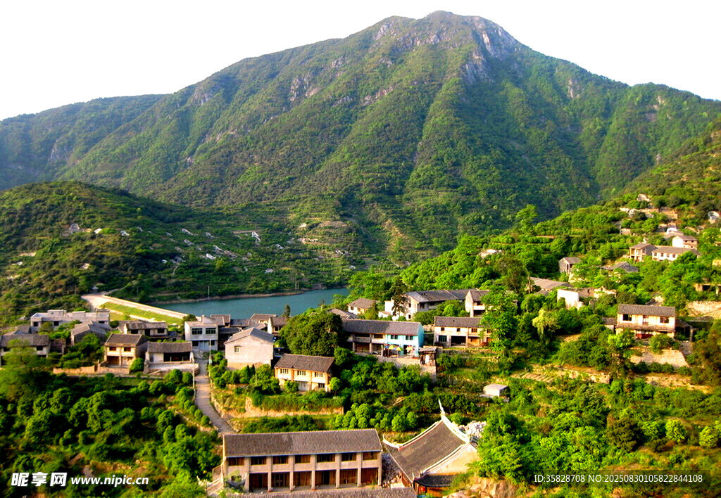 山間村落美景