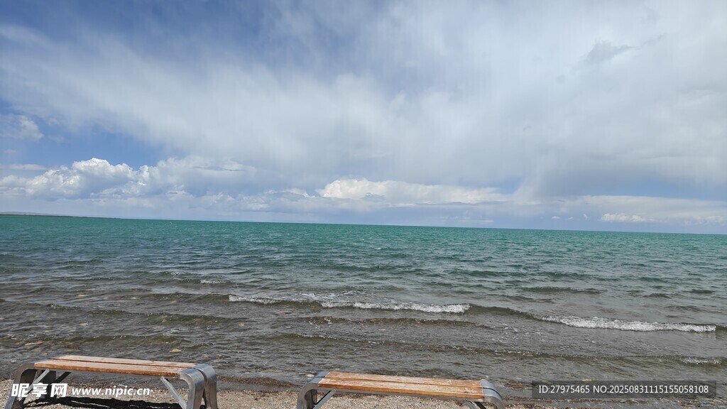 海邊風(fēng)景 躺椅與遼闊大海