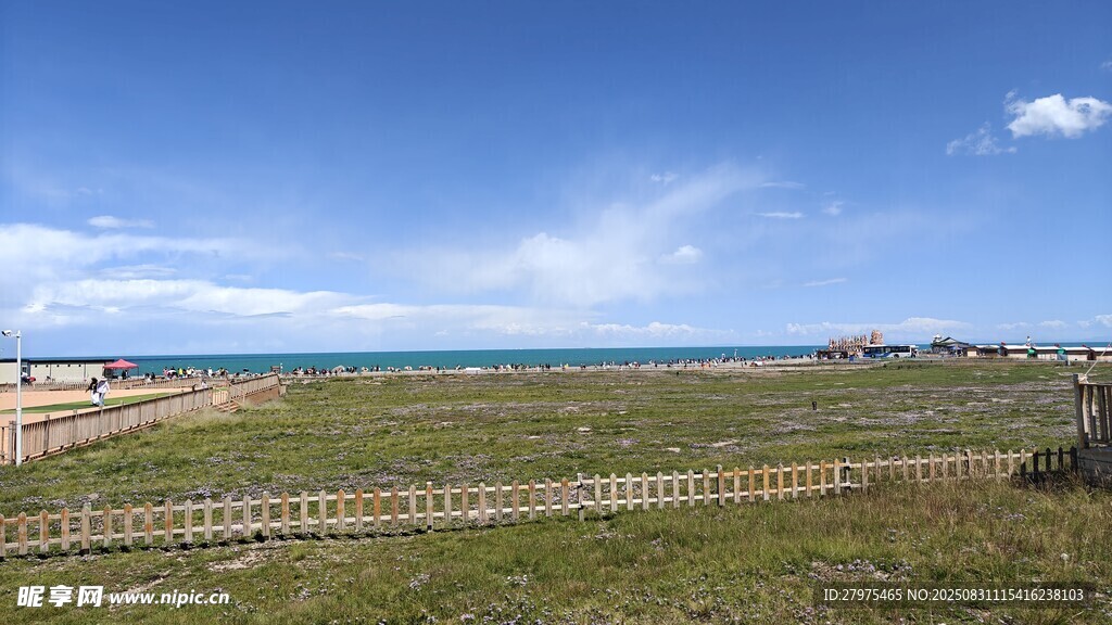 草原邊的開闊海景風(fēng)光