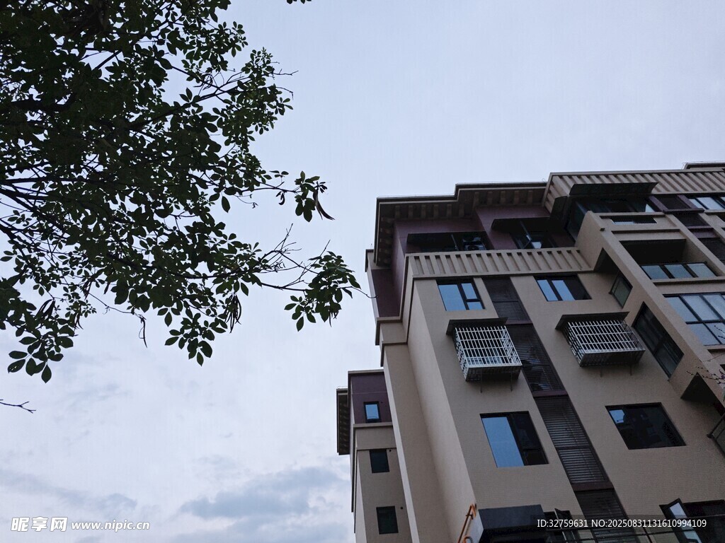 現(xiàn)代高層住宅樓外觀