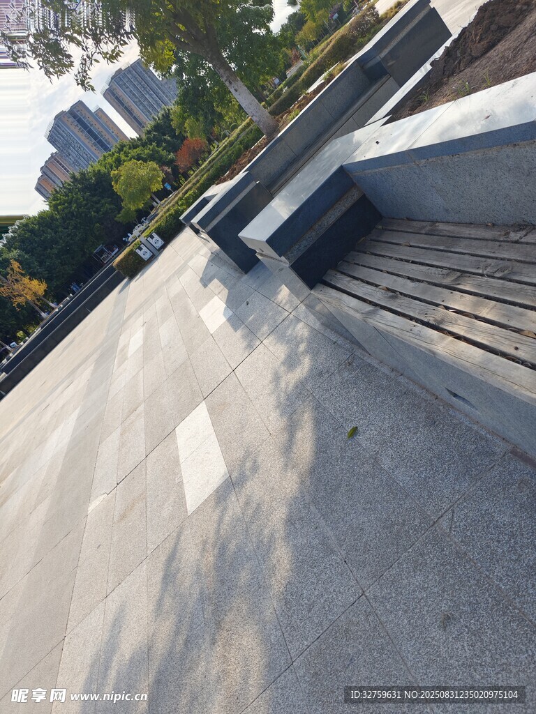 戶外階梯場景
