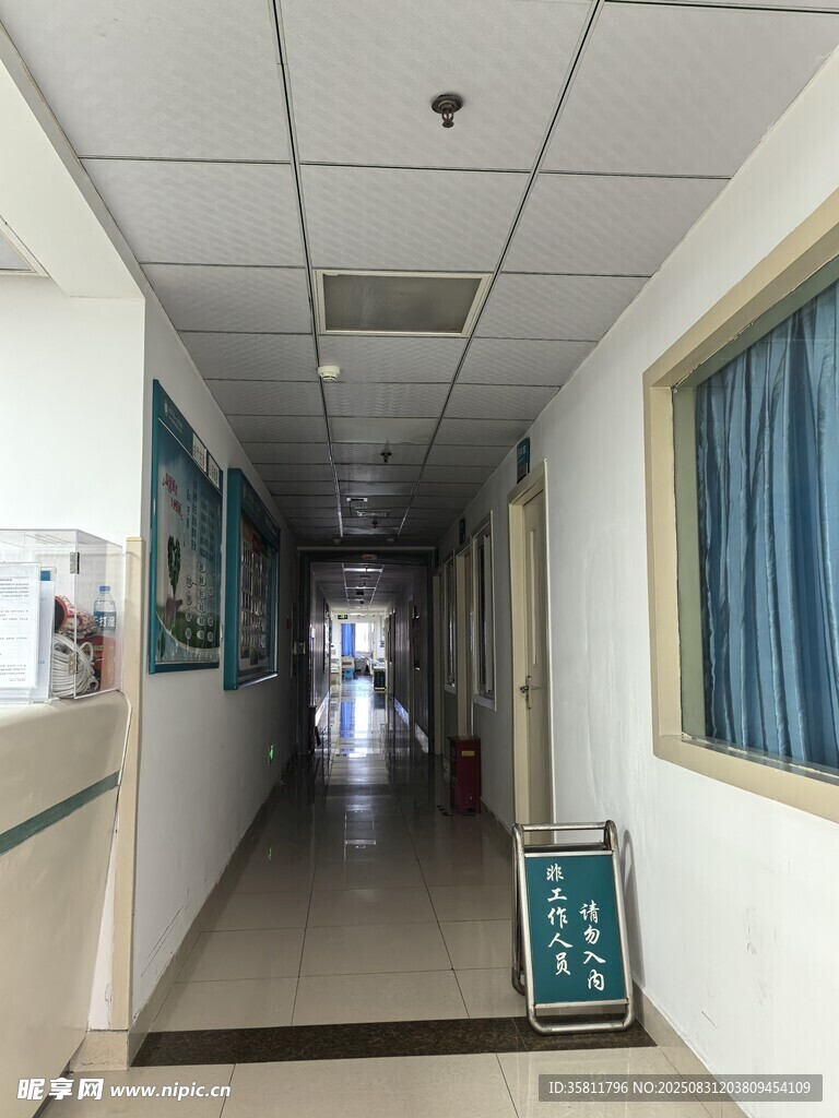 醫(yī)院走廊場景