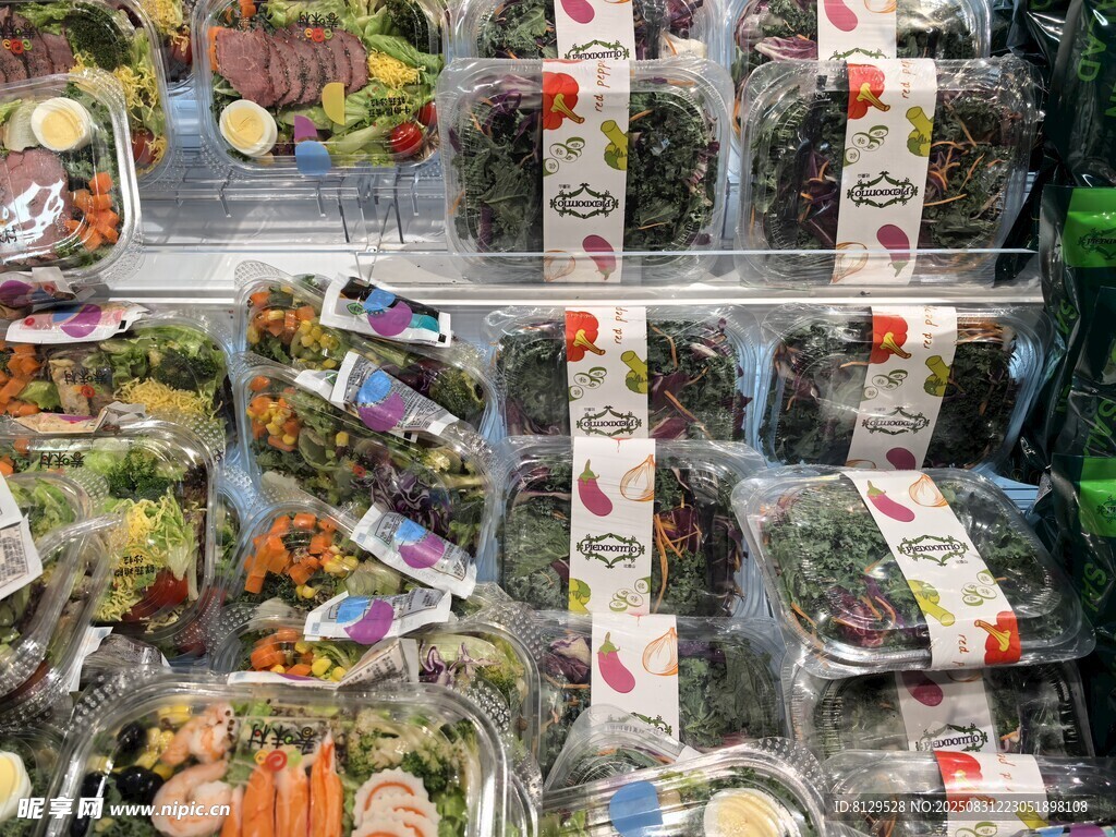 多樣袋裝食品展示