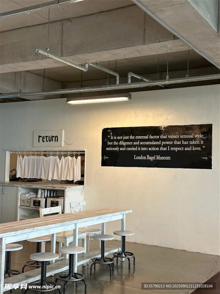 現(xiàn)代簡約風(fēng)格辦公空間一角