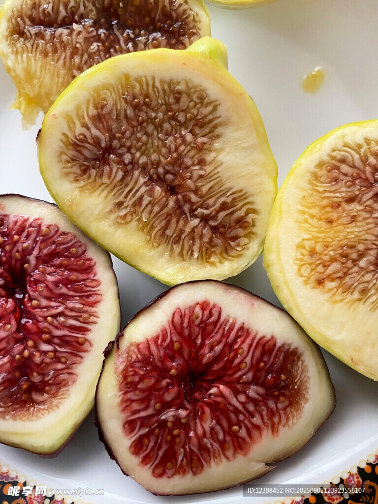 新鮮無花果切片展示