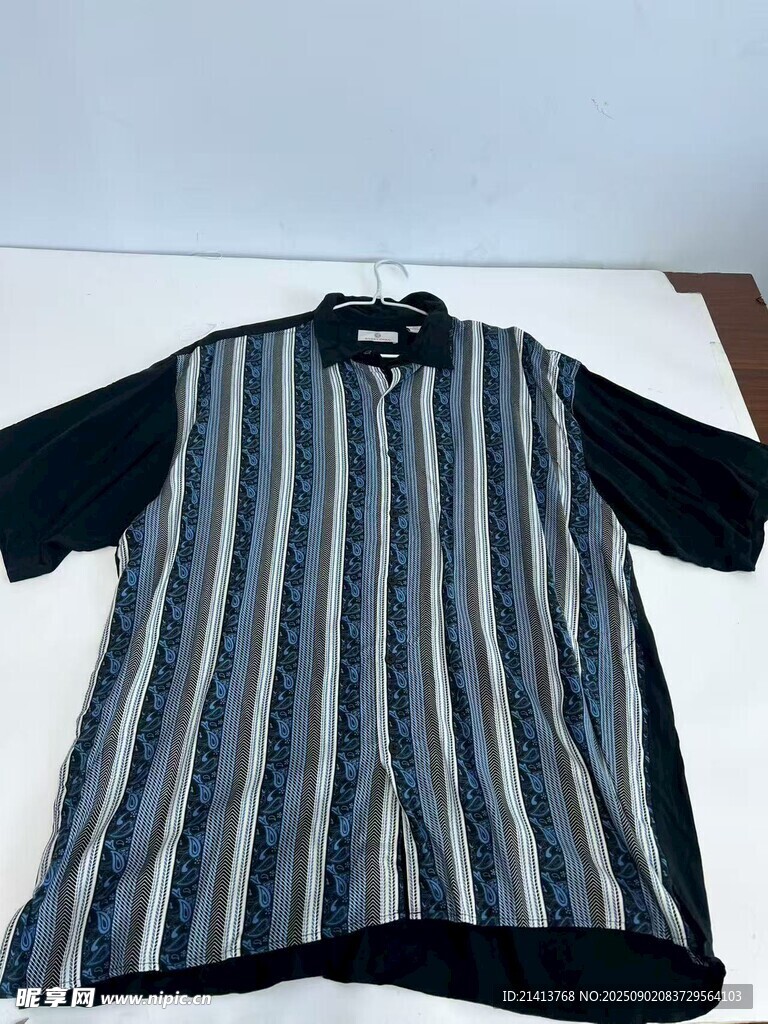 條紋短袖上衣展示