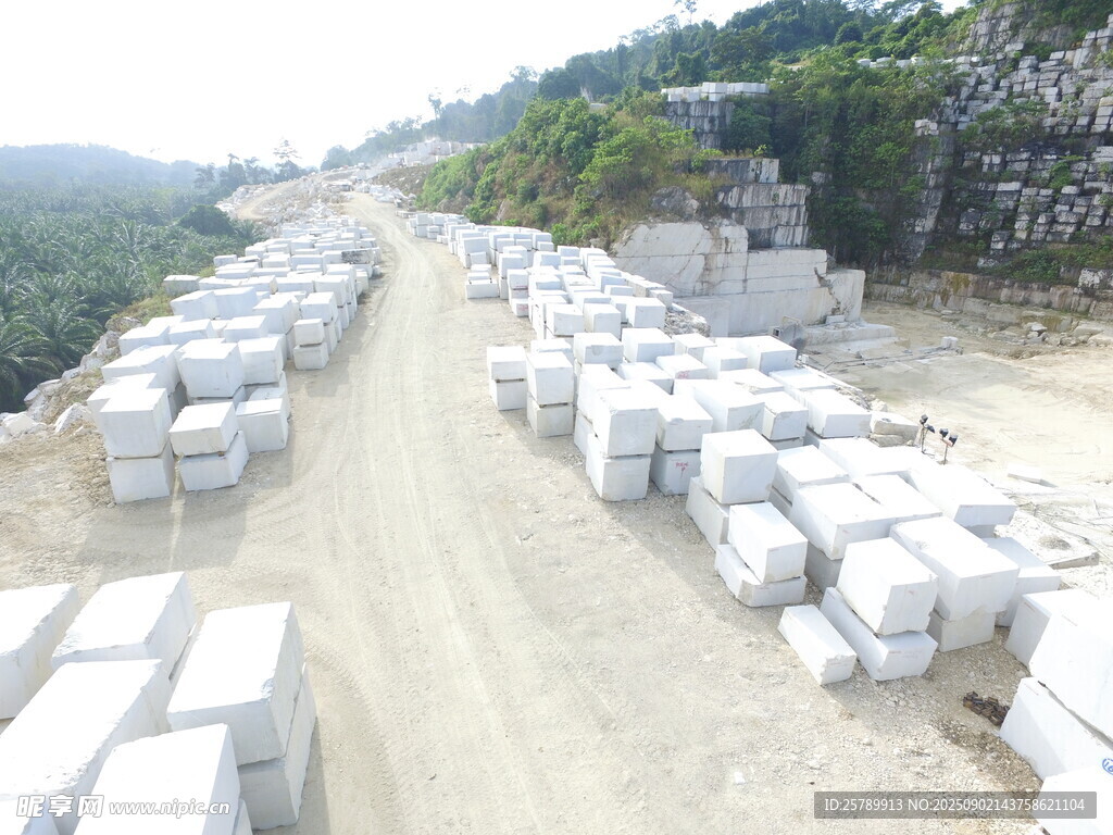 大理石礦山堆場