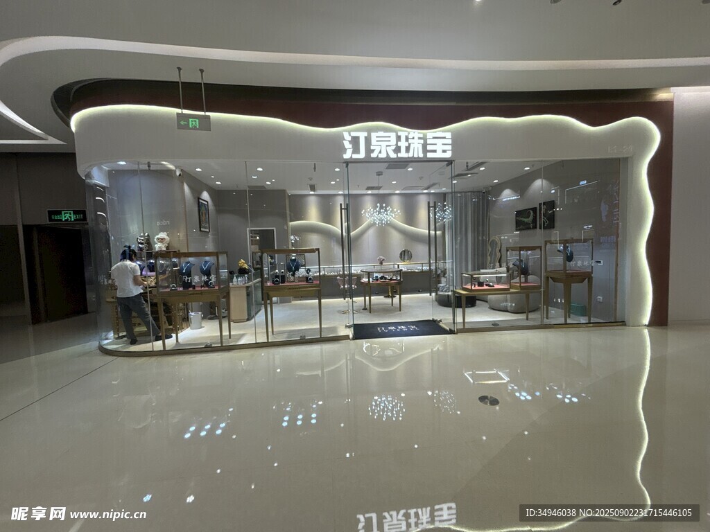 時尚服裝店內(nèi)部展示
