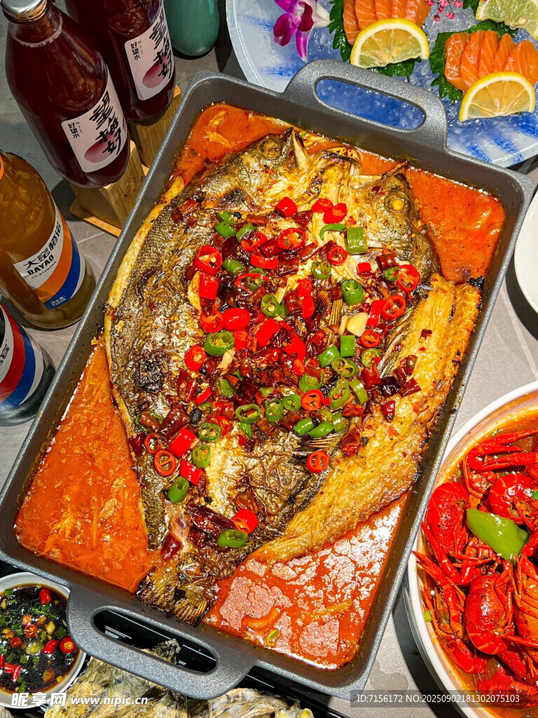美味烤魚搭配多樣美食