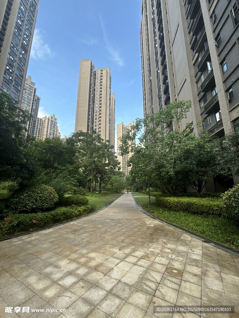 城市小區(qū)中的靜謐步道