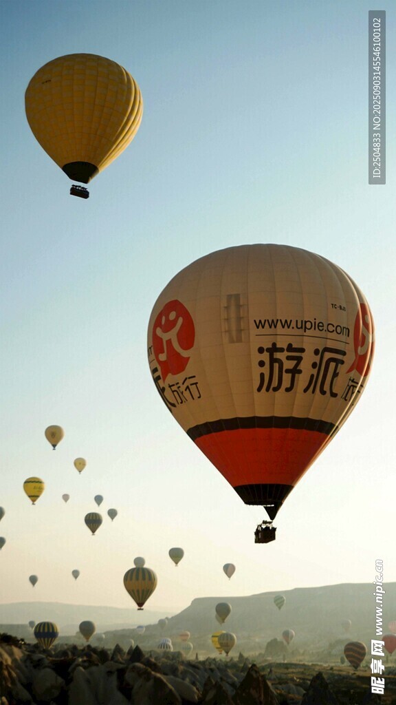 空中多彩熱氣球壯觀美景