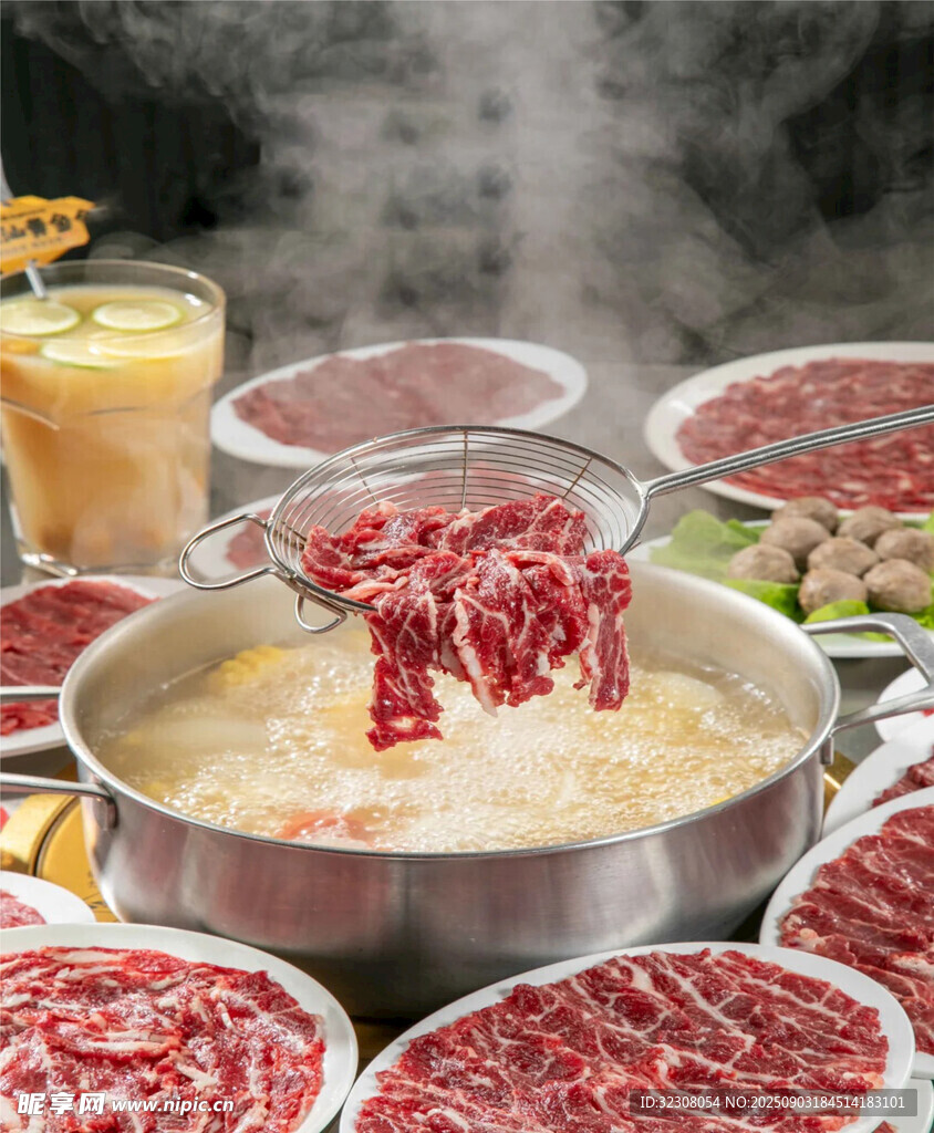 熱氣騰騰的豐盛火鍋盛宴