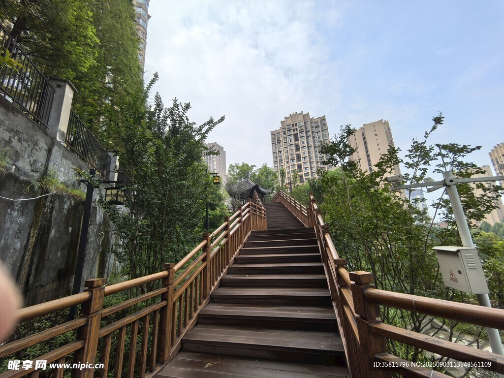 城市中木質(zhì)階梯景觀