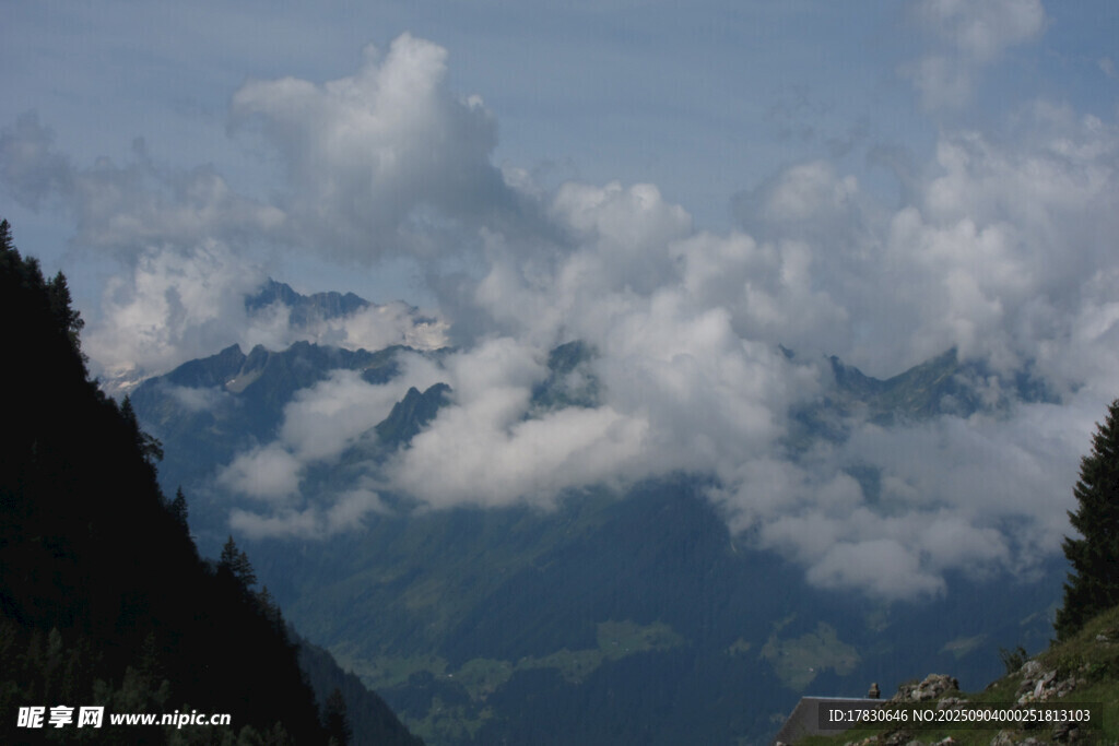 山間云海美景