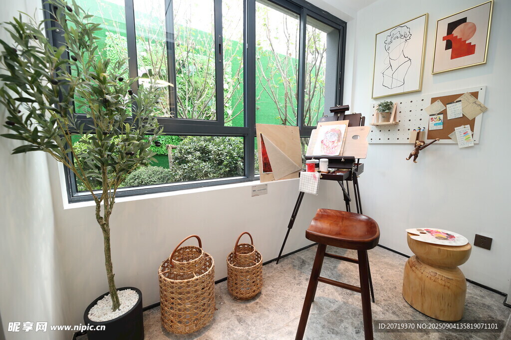 室內(nèi)綠植與手工編織裝飾角落