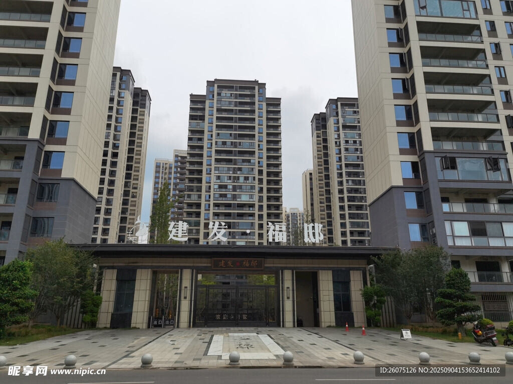 現(xiàn)代高層住宅小區(qū)入口
