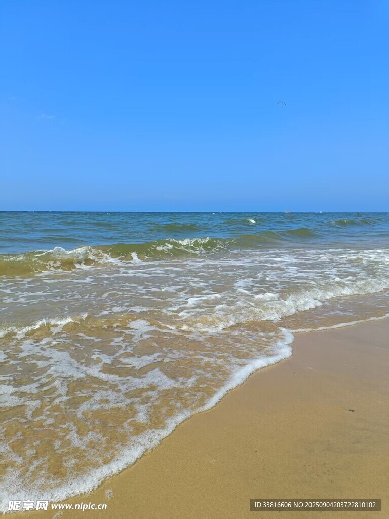 金色沙灘與蔚藍(lán)大海