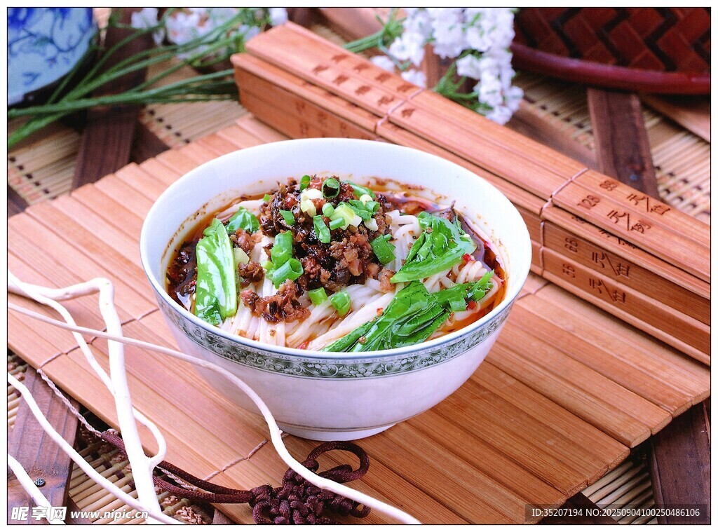 美味鮮香的特色牛肉湯面