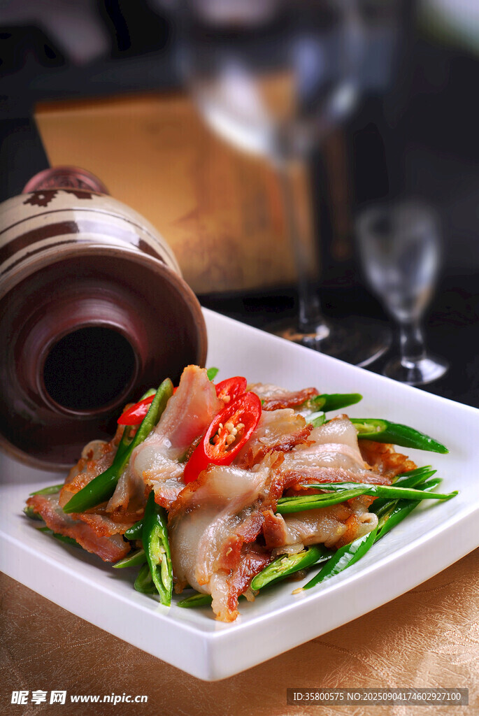 美味青椒炒五花肉
