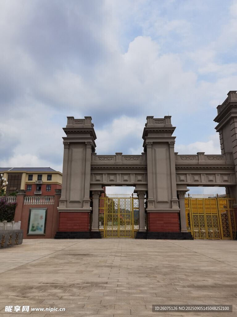 宏偉古典風(fēng)格大門建筑