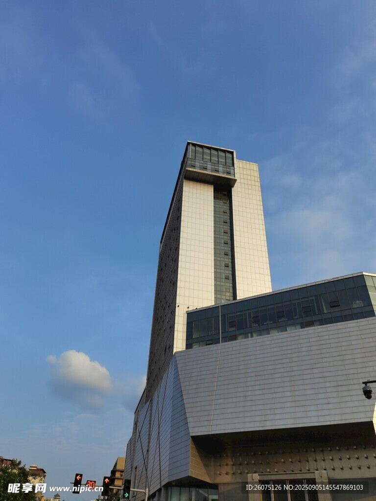 現(xiàn)代高樓建筑幾何外觀