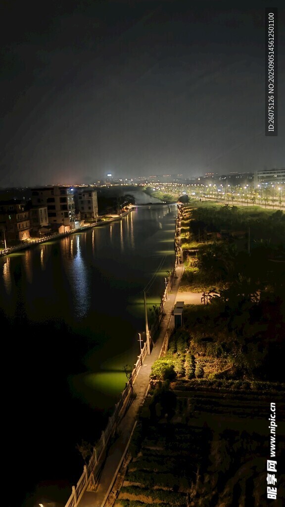 城市河畔夜景風(fēng)光