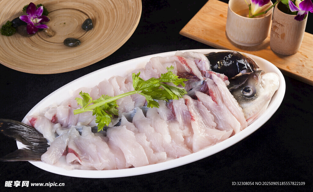 鮮切生魚片擺盤精致