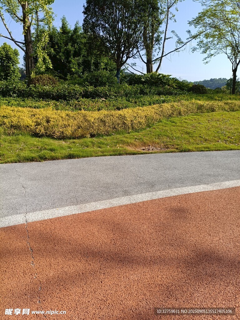 城市公園彩色步道景觀