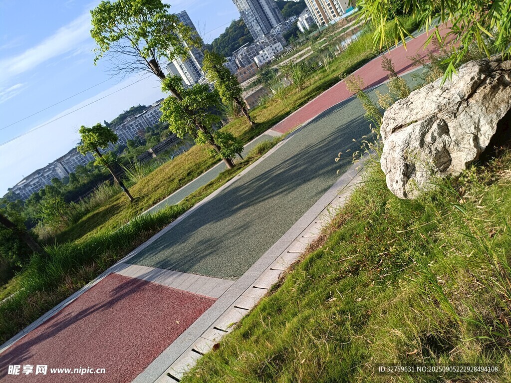 城市中的多彩休閑步道