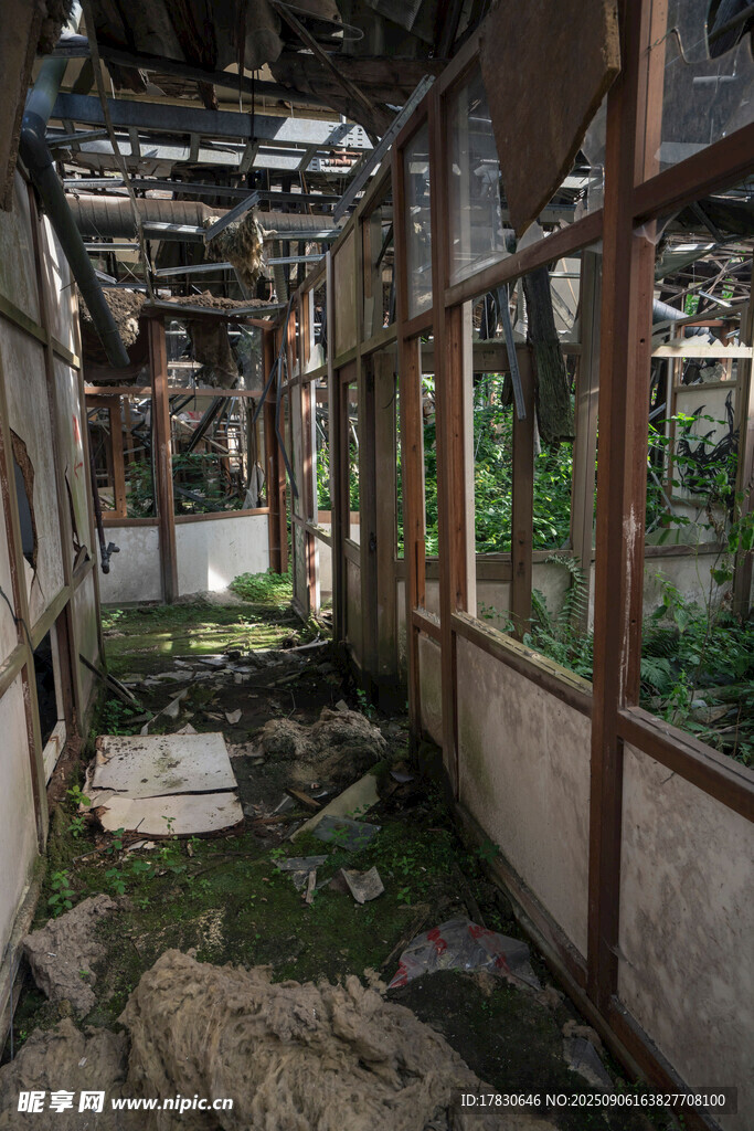 廢棄破舊室內(nèi)場景